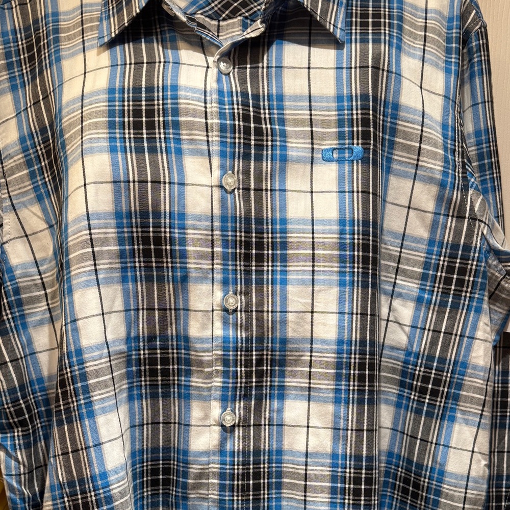 Oakley Men’s XL Blue and Black Button Down Shirt Long Sleeve